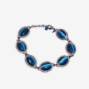 vintage boho whimsigoth silver tone avon blue cat's eye bracelet